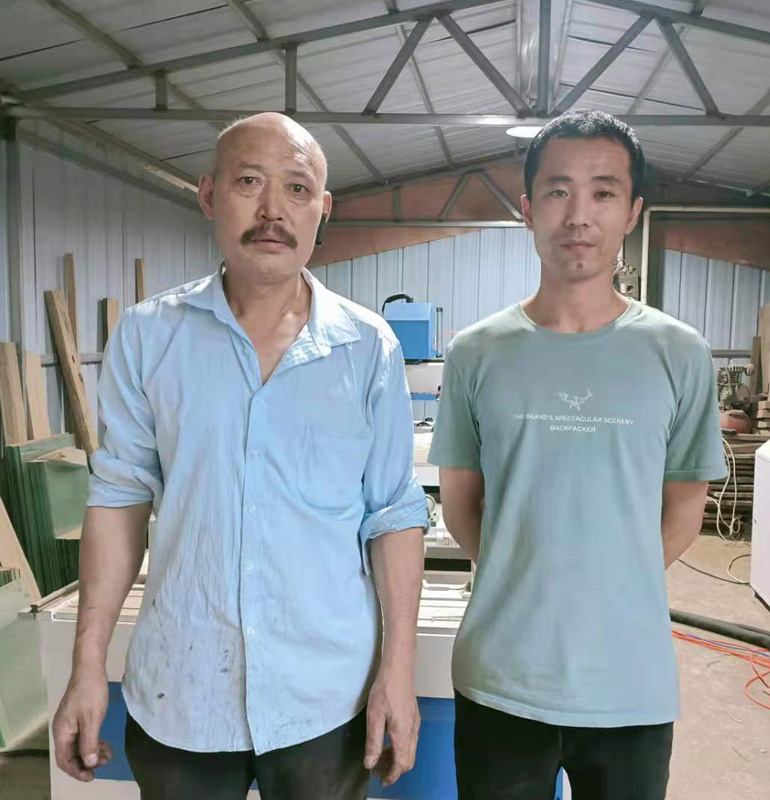 廣西柳州1325一拖四木工雕刻機(jī)(圖2) 廣西柳州1325一拖四木工雕刻機(jī)(圖2)