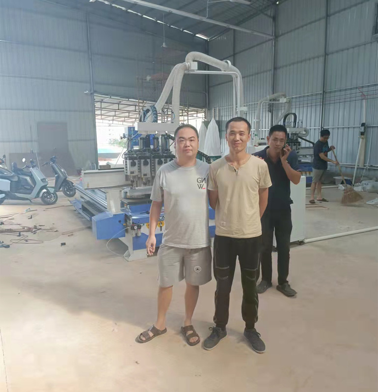 廣東茂名四工序開料機(圖1) 廣東茂名四工序開料機(圖1)