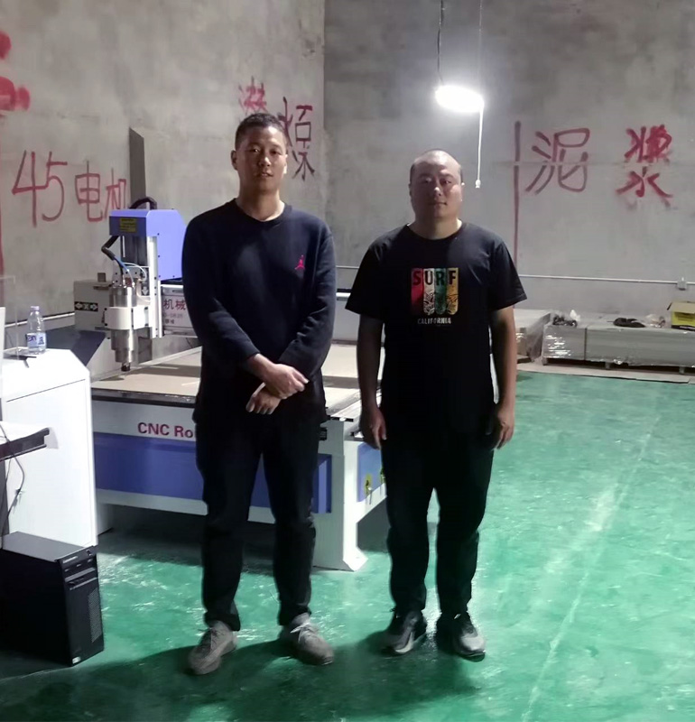 鹽城客戶采購1325型木工雕刻機