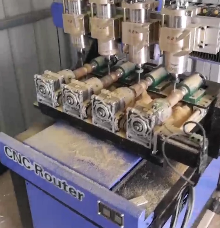 聊工機械實現四軸聯動木工數控雕刻機的出色性能(圖1) 聊工機械實現四軸聯動木工數控雕刻機的出色性能(圖1)