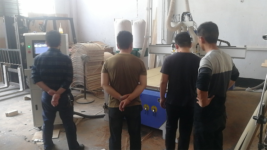 廣東東莞1325四工序開料機(圖2) 廣東東莞1325四工序開料機(圖2)